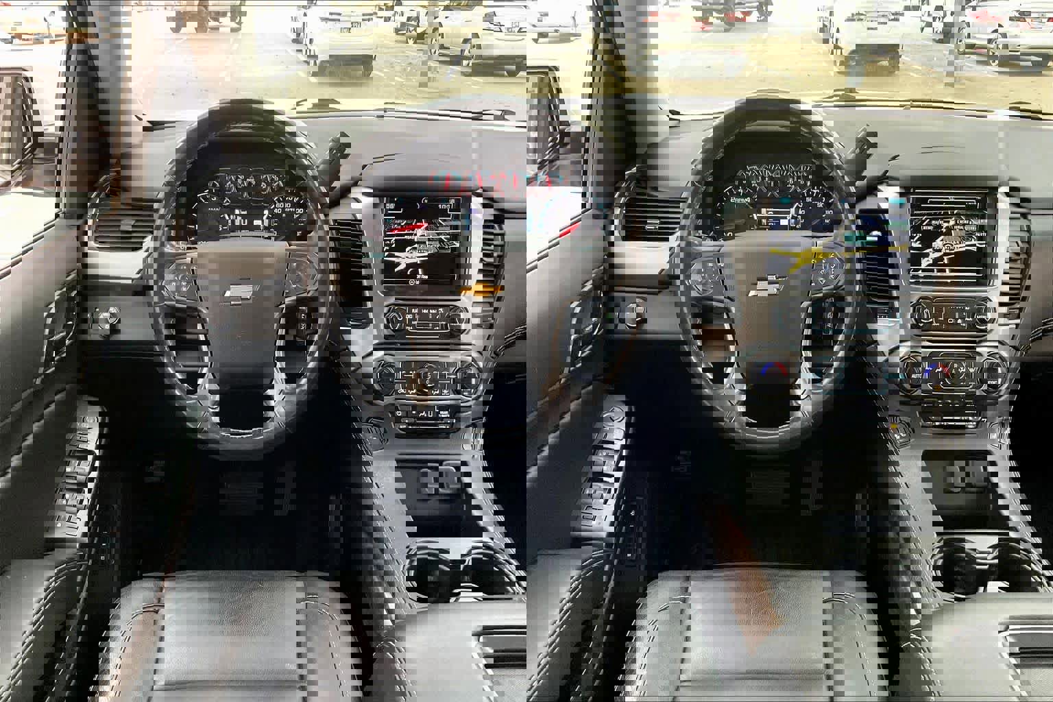 Used 2018 Chevrolet Suburban LT image 6