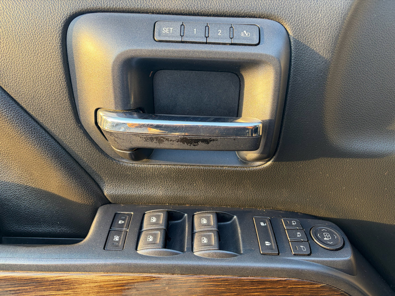 Used 2018 GMC Sierra 2500 Denali image 23