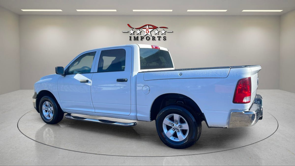Used 2014 RAM 1500 4x4 Crew Cab w/ Exterior Appearance Group image 3