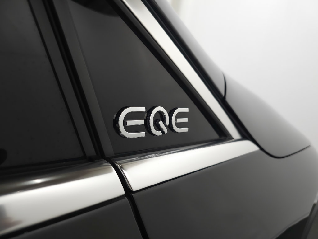 Used 2023 Mercedes-Benz EQE 350+ 4MATIC SUV w/ AMG Line Exterior Package image 36
