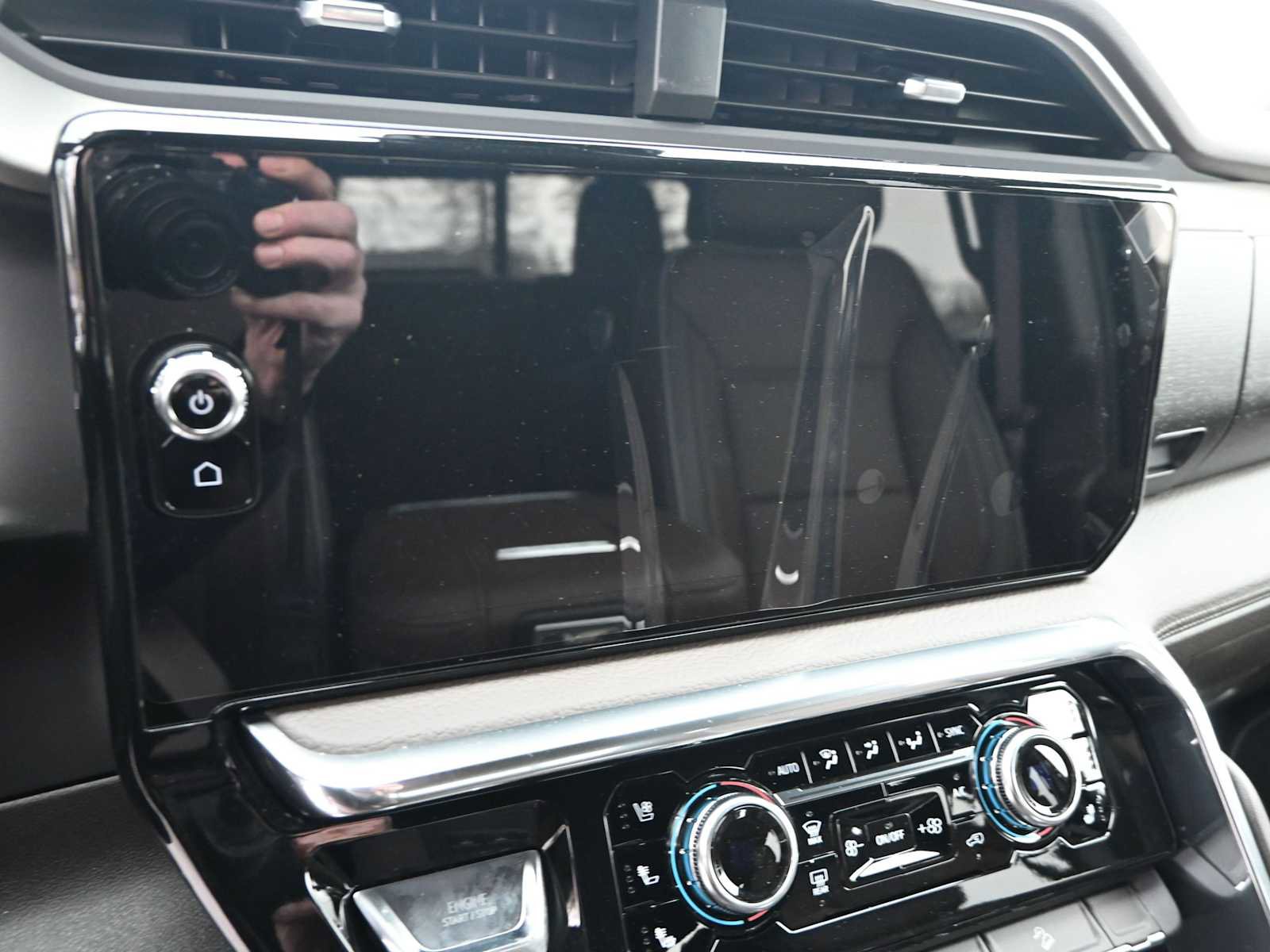 New 2026 GMC Sierra 3500 Denali w/ Denali Reserve Package image 13