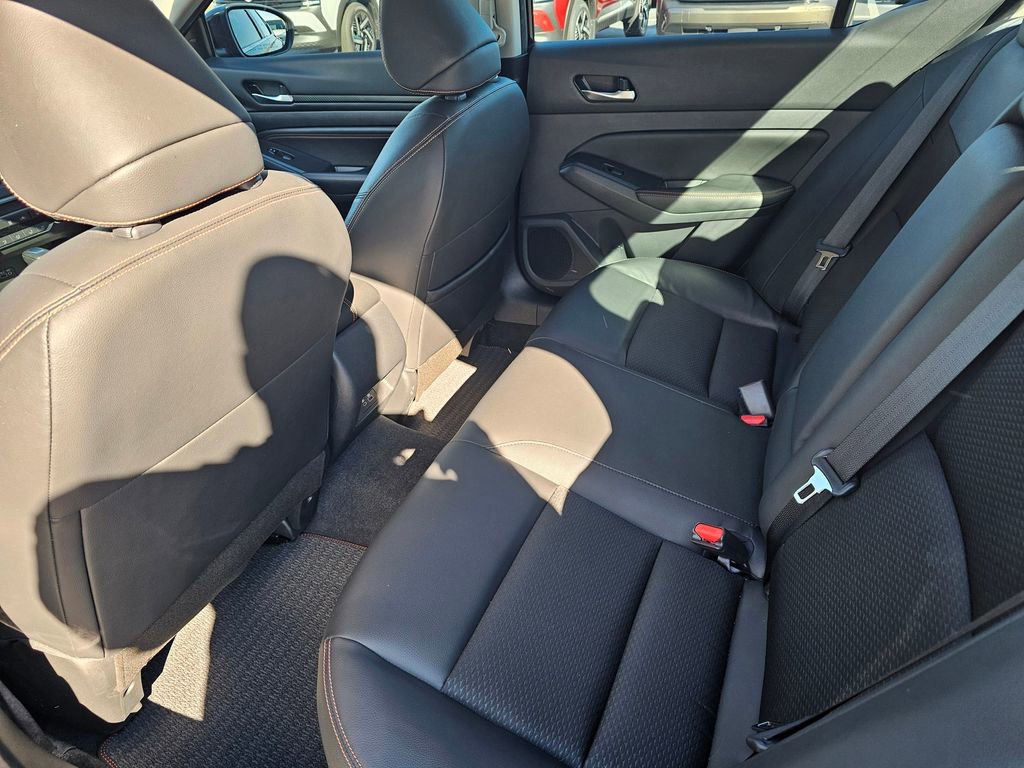 Certified 2022 Nissan Altima 2.5 SR w/ Midnight Edition Package image 9