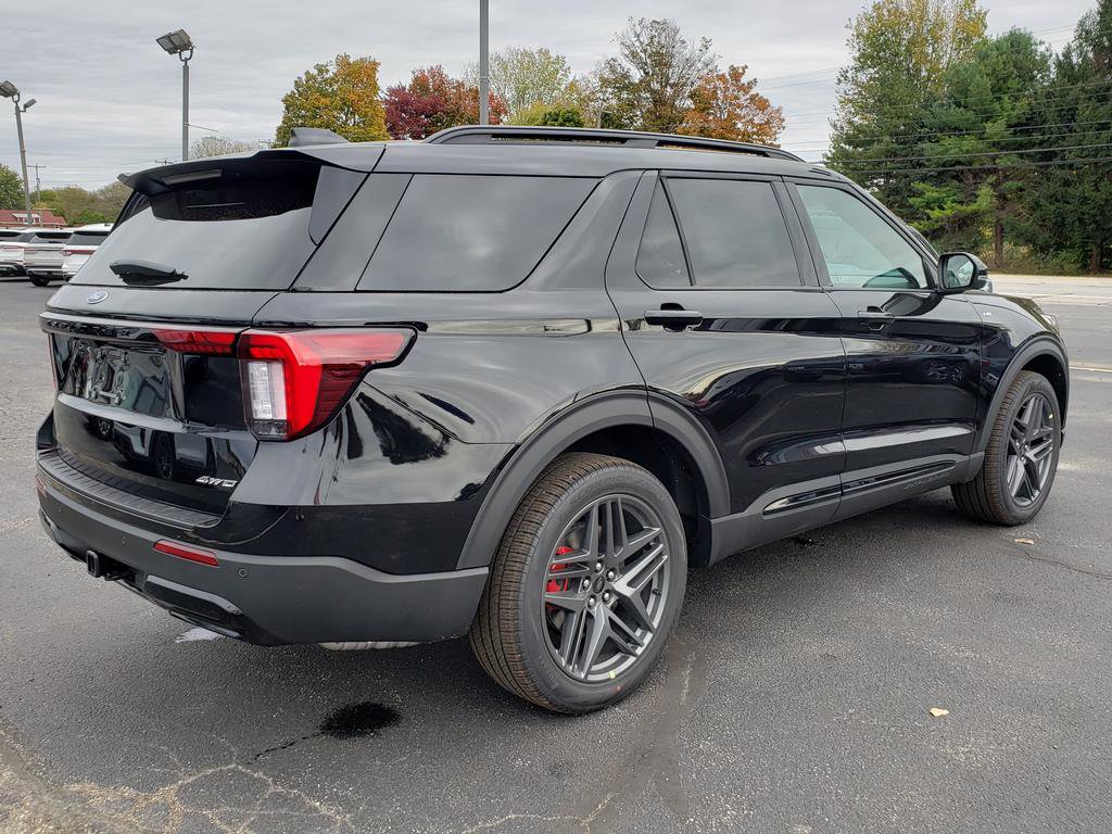 New 2026 Ford Explorer ST-Line image 8
