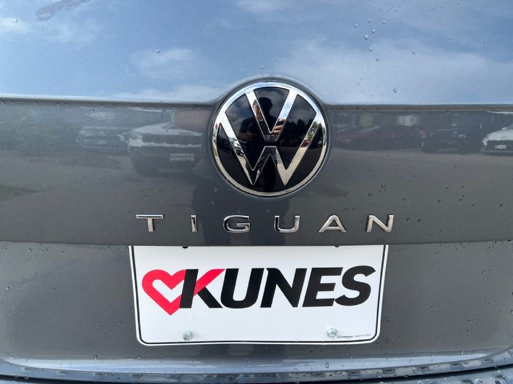 Used 2024 Volkswagen Tiguan SE FWD image 41