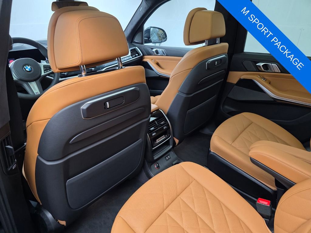 Used 2025 BMW X7 xDrive40i w/ M Sport Package image 15