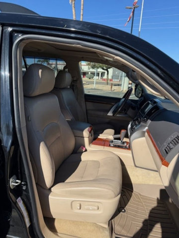 Used 2014 Toyota Land Cruiser image 8