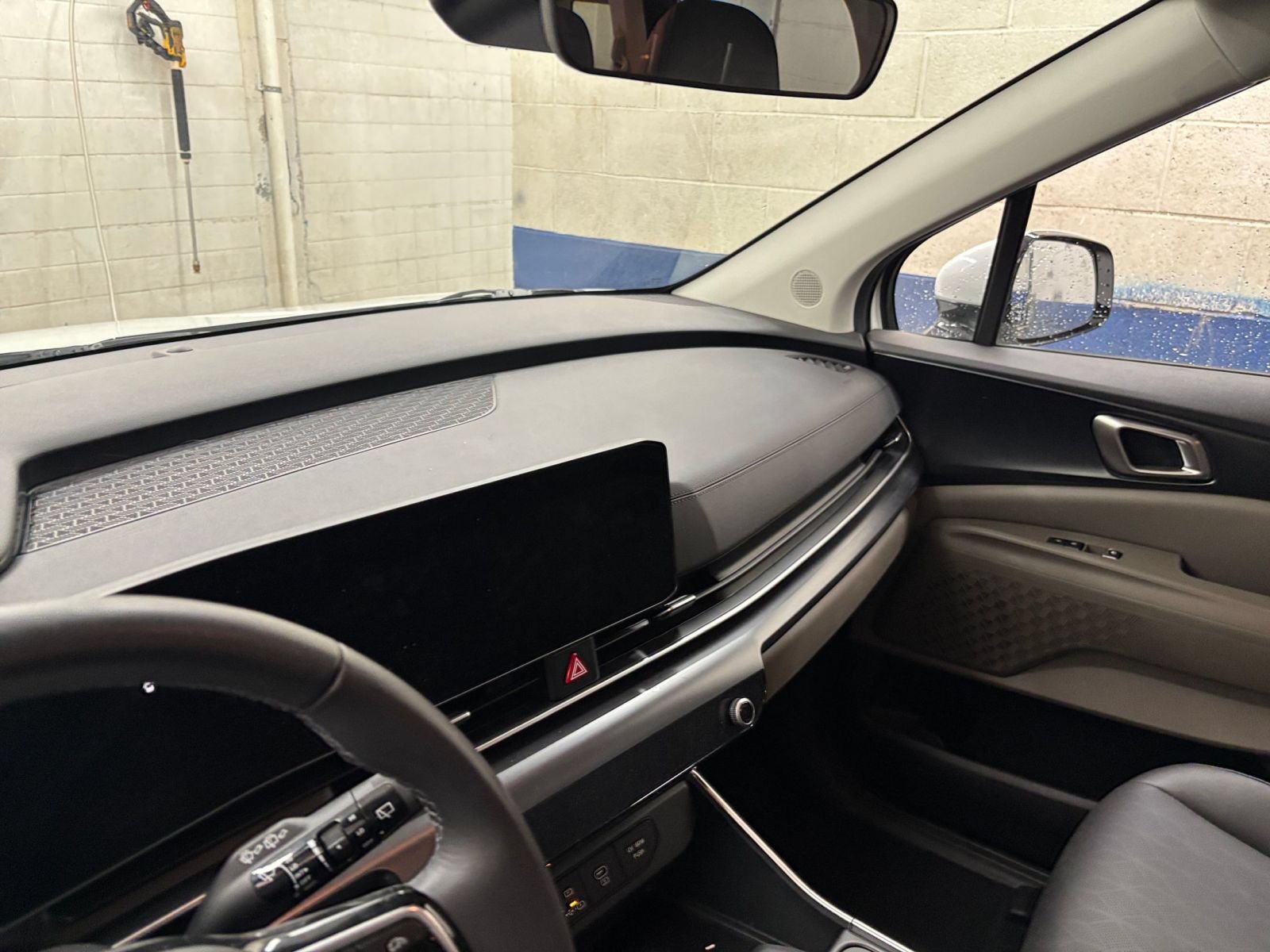Used 2026 Kia Carnival FWD image 35