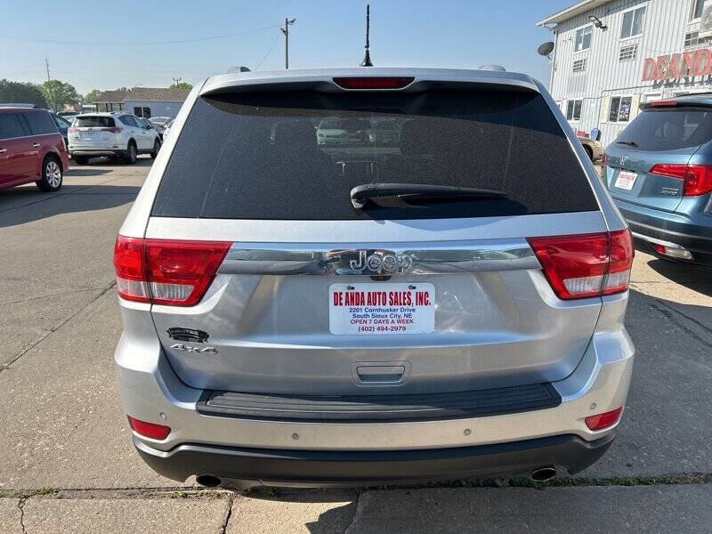 Used 2011 Jeep Grand Cherokee 70th Anniversary AWD/4WD image 4