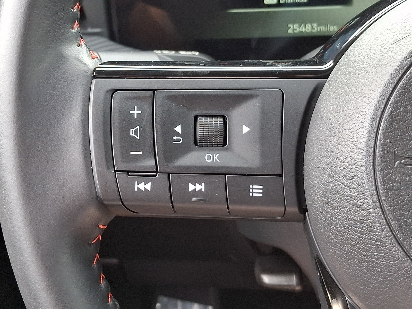 Used 2025 Nissan Kicks SR AWD/4WD image 21