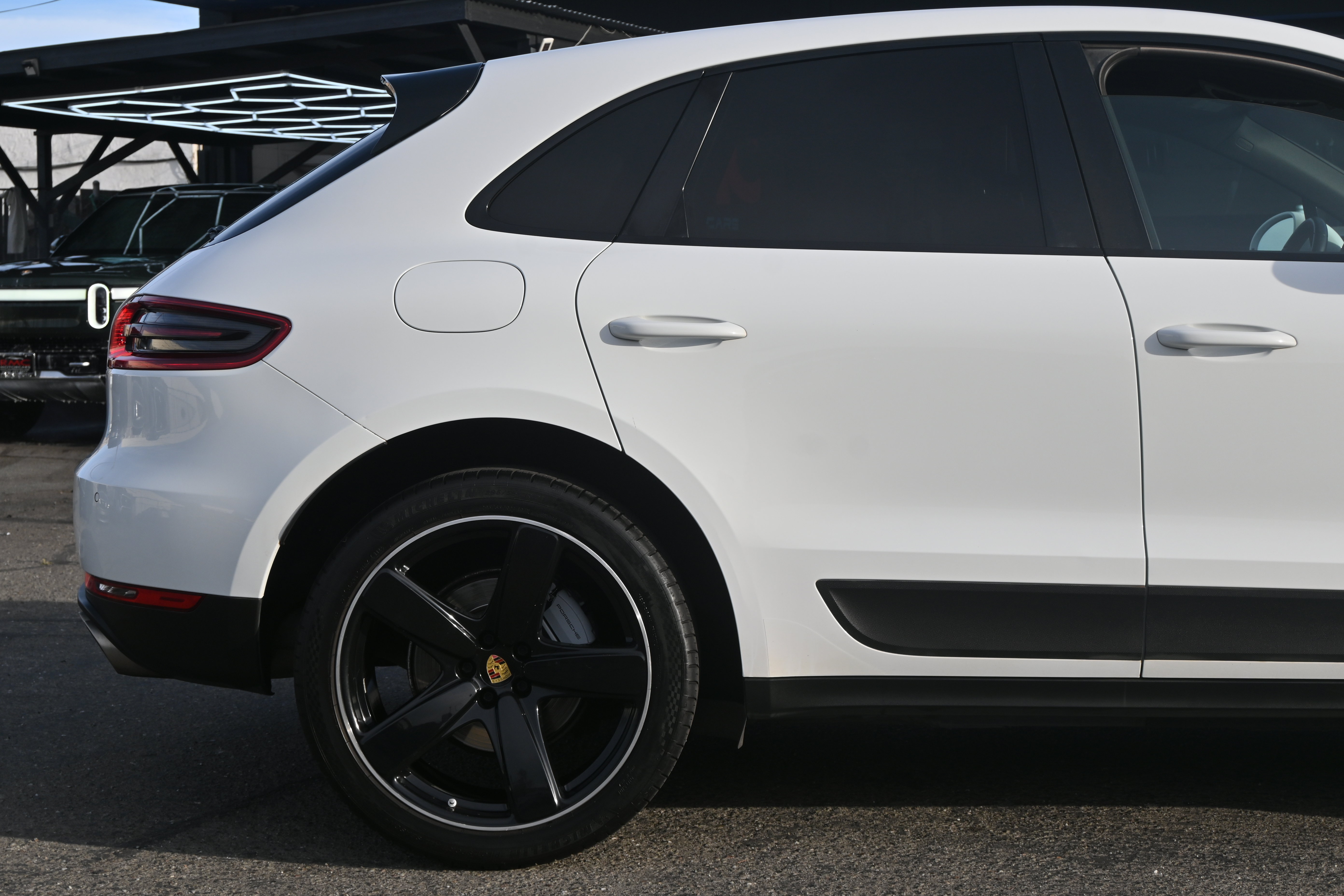 Used 2016 Porsche Macan S AWD/4WD image 16