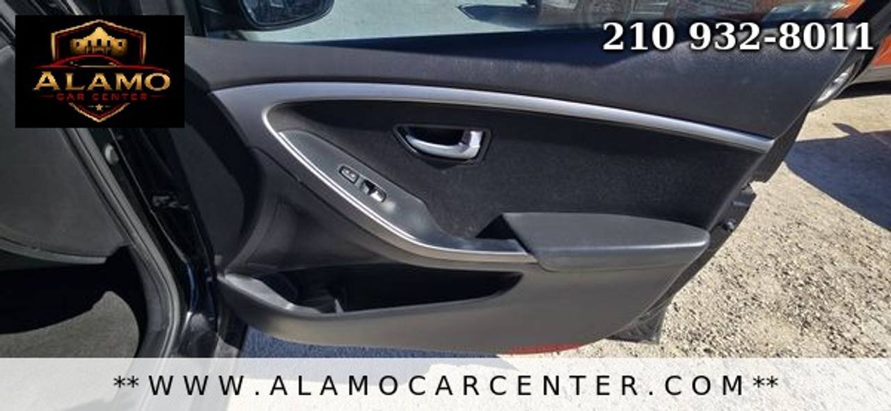 Used 2017 Hyundai Elantra GT FWD image 17
