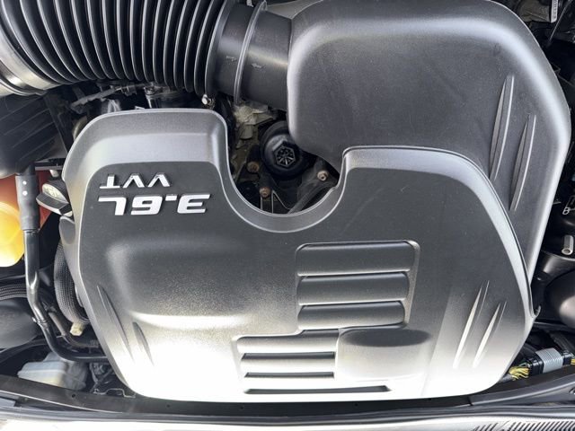 Used 2014 Dodge Challenger SXT w/ Super Sport Group (SS/T) image 27