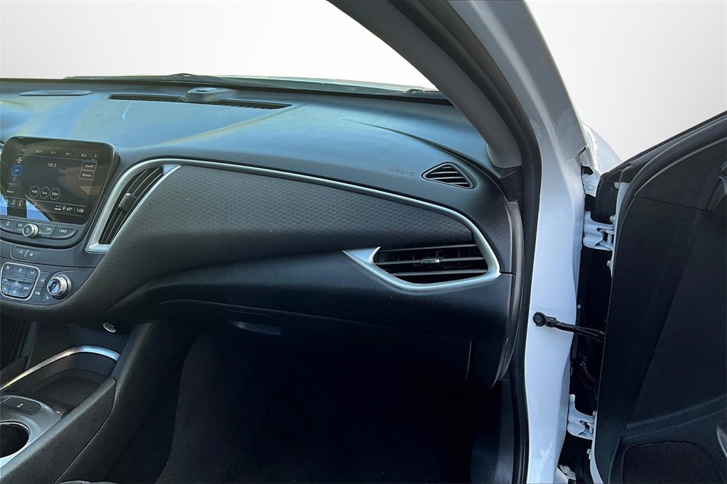 Used 2023 Chevrolet Malibu LT image 25