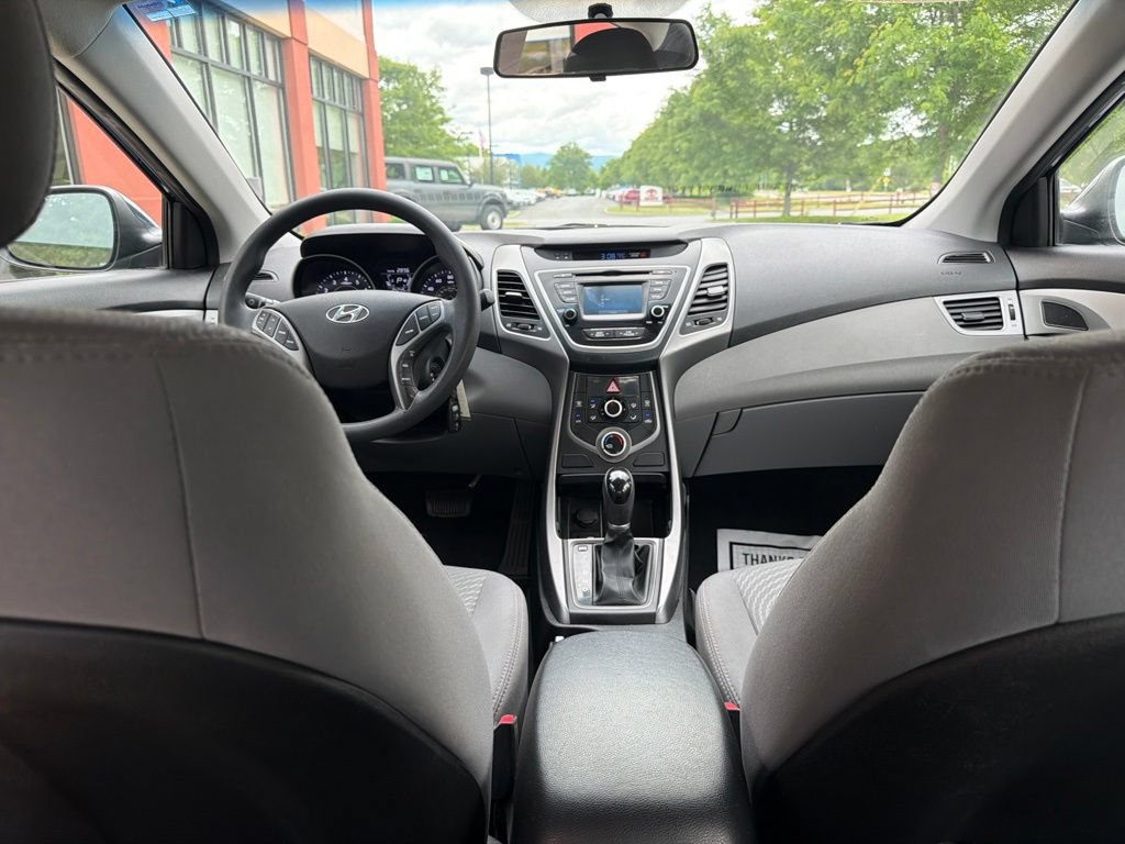 Used 2015 Hyundai Elantra SE w/ Option Group 02 FWD image 35