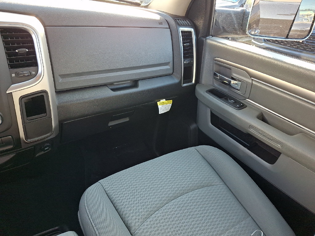 Used 2018 RAM 2500 SLT AWD/4WD image 17