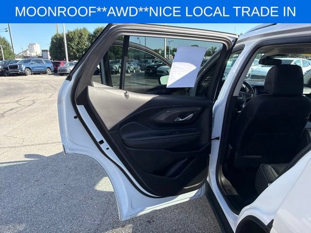 Used 2024 GMC Terrain Denali w/ Denali Premium Package AWD/4WD image 23