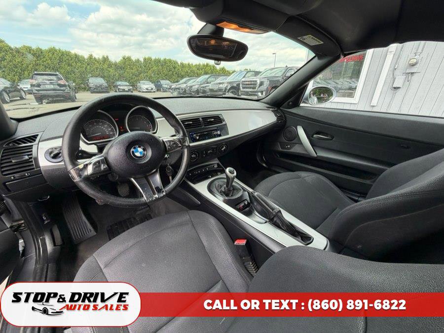 Used 2006 BMW Z4 3.0i RWD image 10