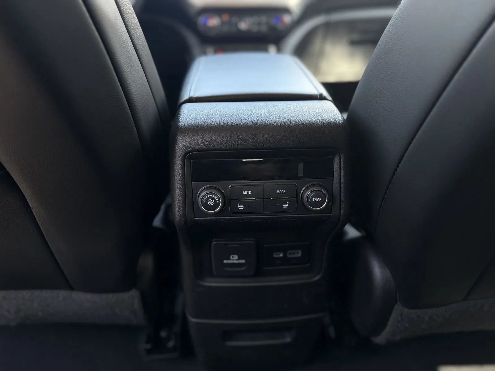 Used 2022 GMC Acadia Denali w/ Trailering Package AWD/4WD image 47