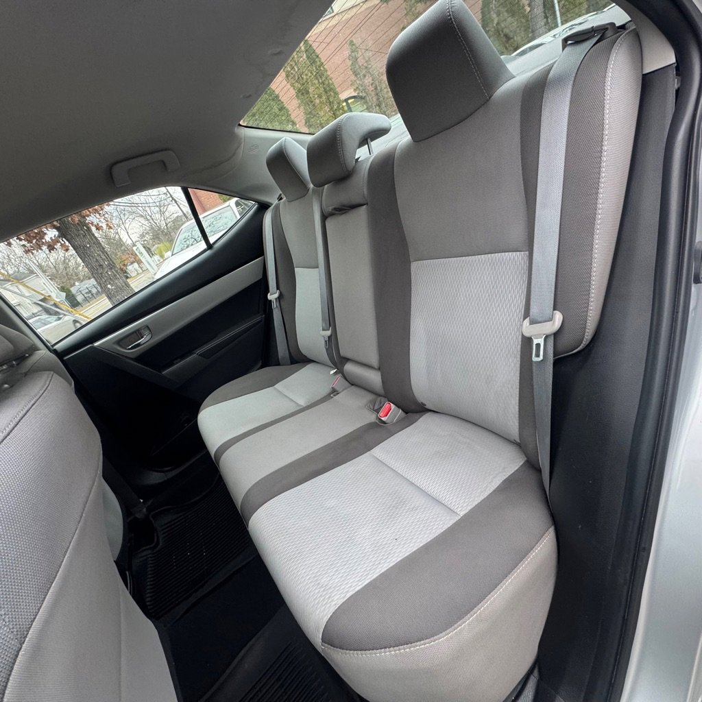 Used 2018 Toyota Corolla LE image 18