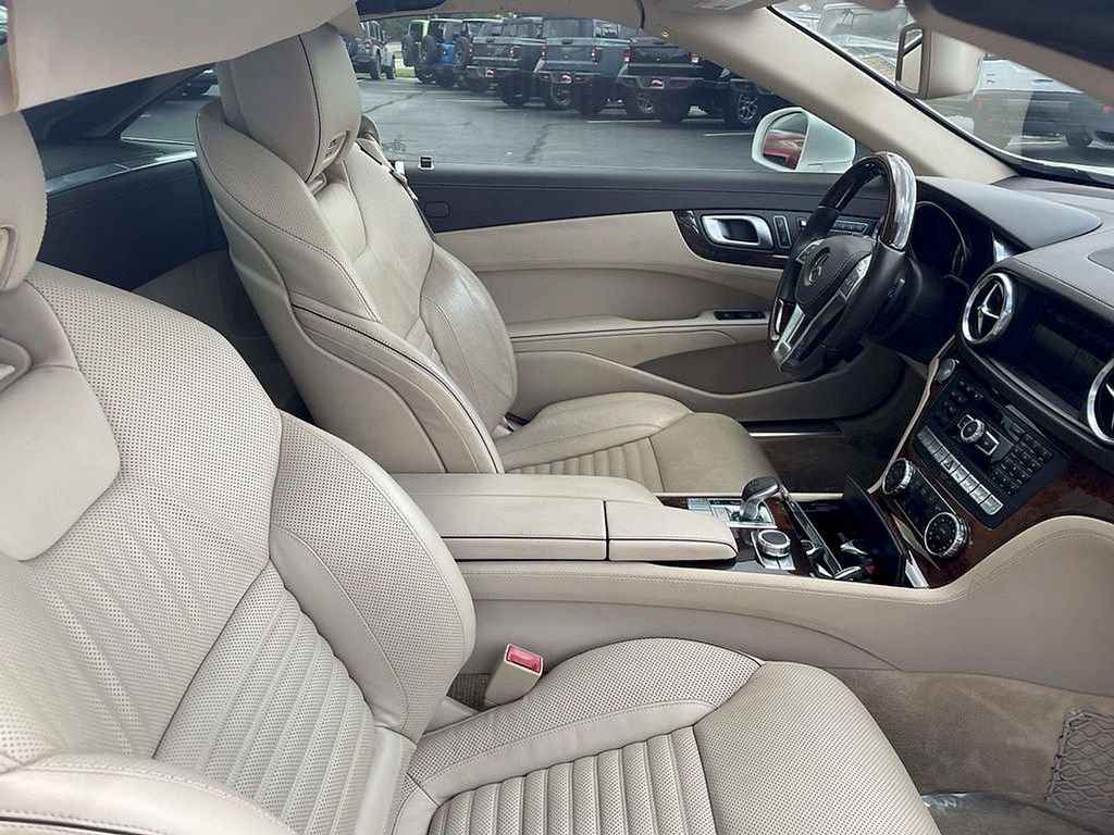 Used 2014 Mercedes-Benz SL 550 image 10