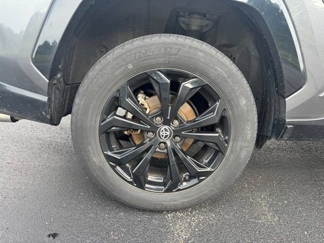 Used 2022 Toyota RAV4 XSE w/ XSE Grade Weather Package AWD/4WD image 9