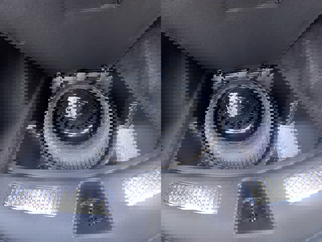 Used 2024 Cadillac XT4 Premium Luxury image 26