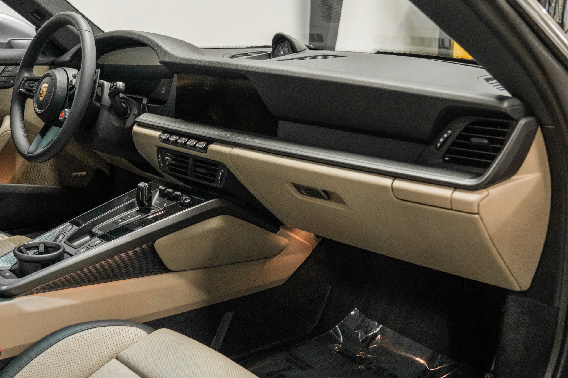 Used 2025 Porsche 911 Carrera image 13