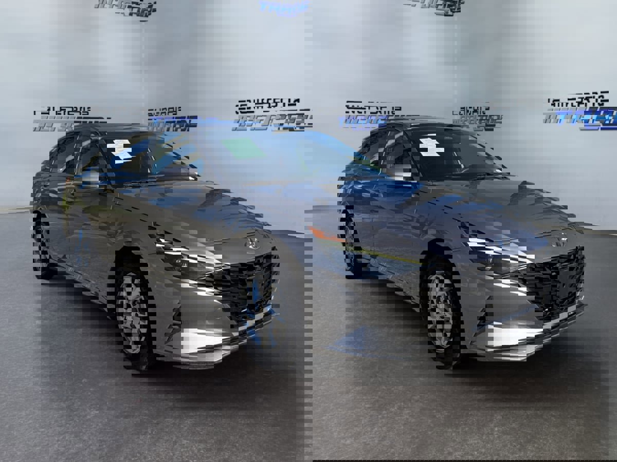 Used 2022 Hyundai Elantra SE image 3