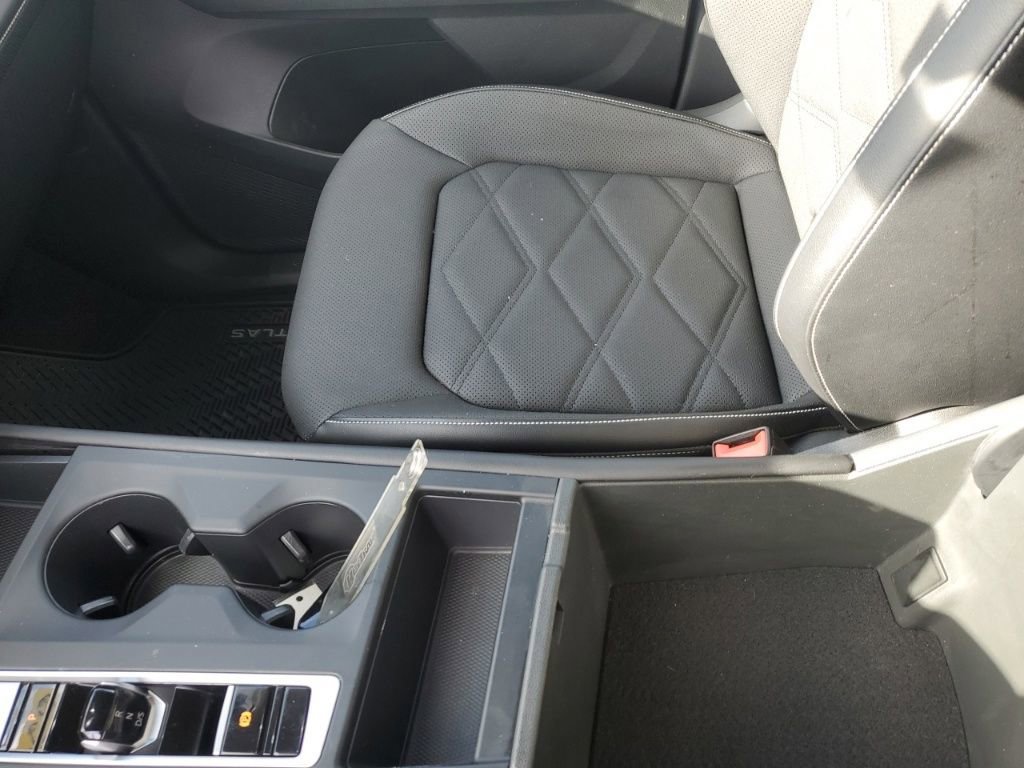 Used 2024 Volkswagen Atlas SE image 21