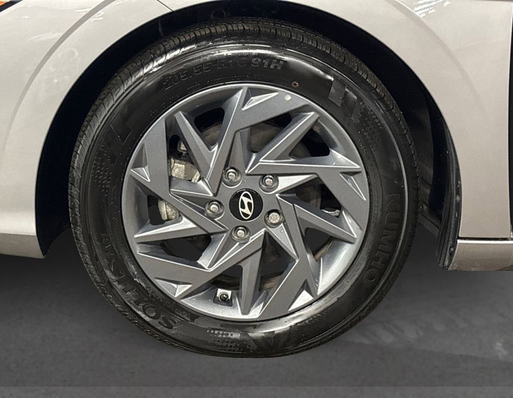 Certified 2024 Hyundai Elantra SEL image 14