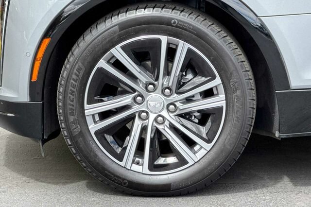 Certified 2024 Cadillac Lyriq Luxury AWD/4WD image 26
