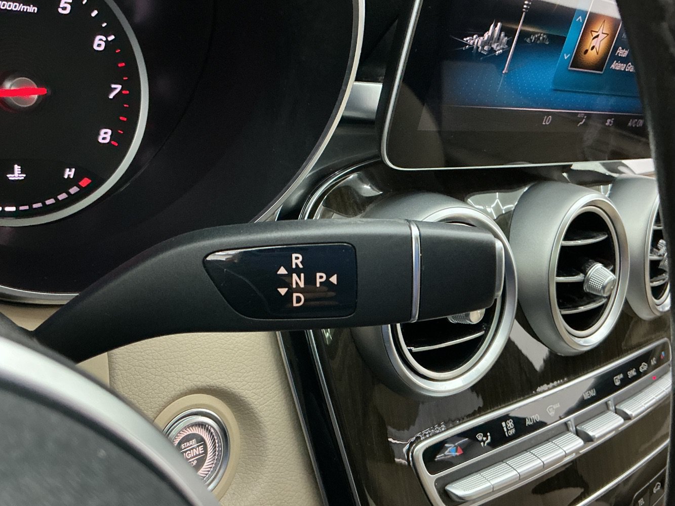 Used 2019 Mercedes-Benz C 300 Sedan image 41
