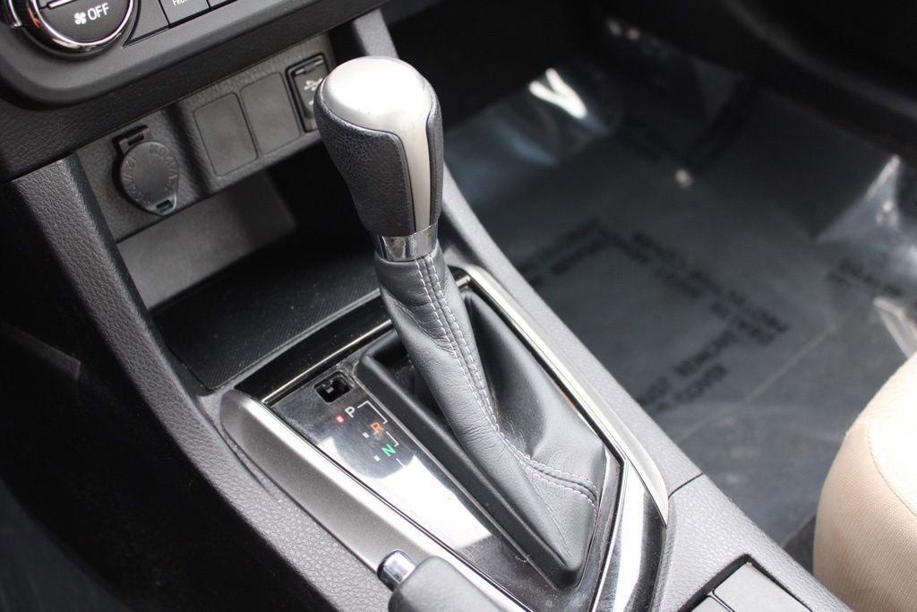 Used 2014 Toyota Corolla LE image 37