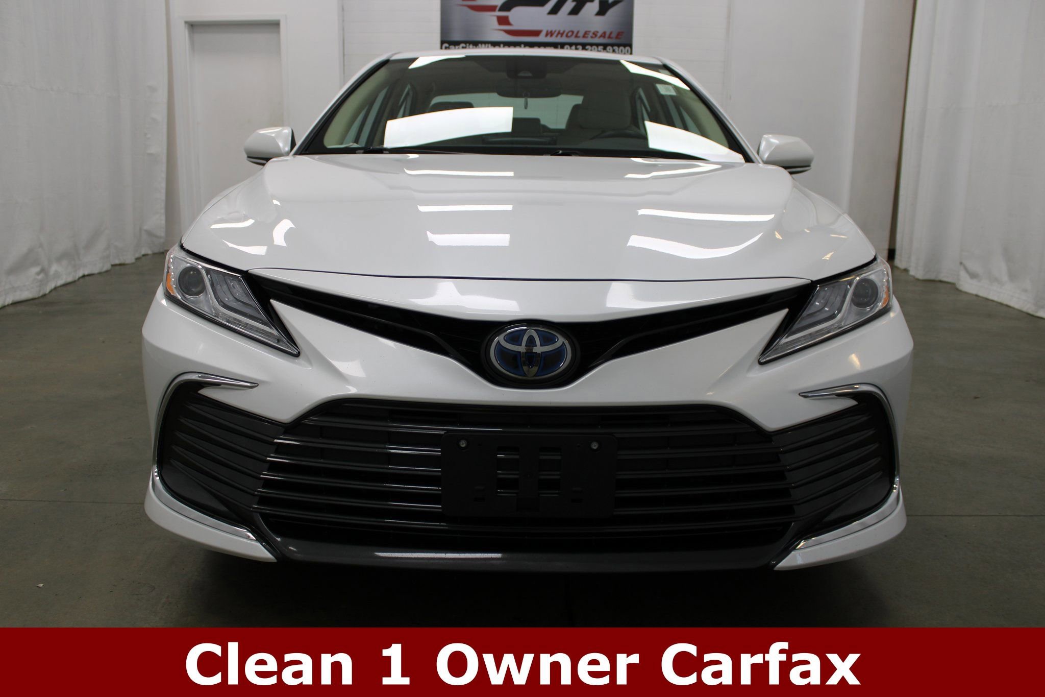 Used 2023 Toyota Camry XLE image 3