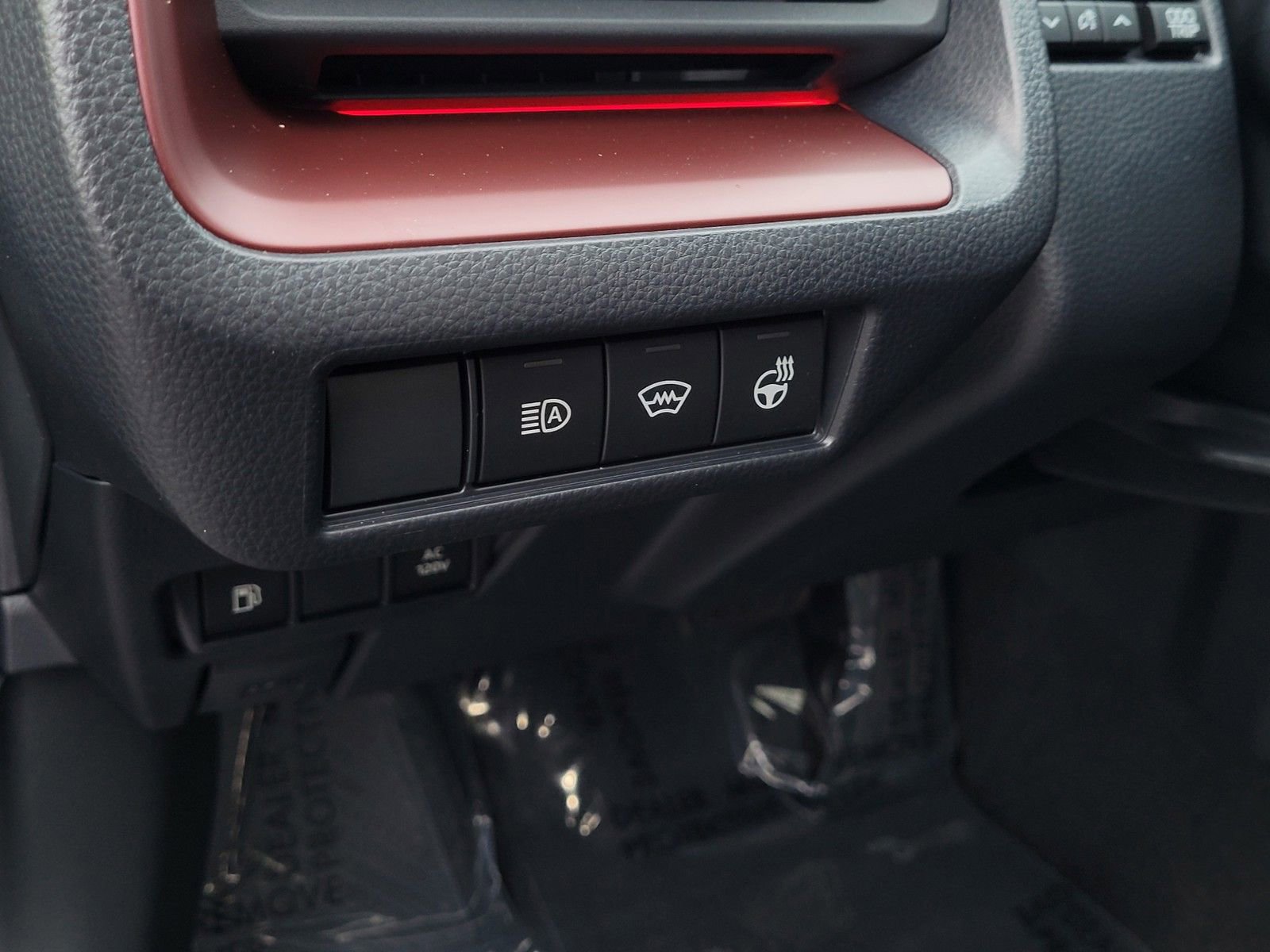 Used 2026 Toyota Prius Plug-In Hybrid image 17