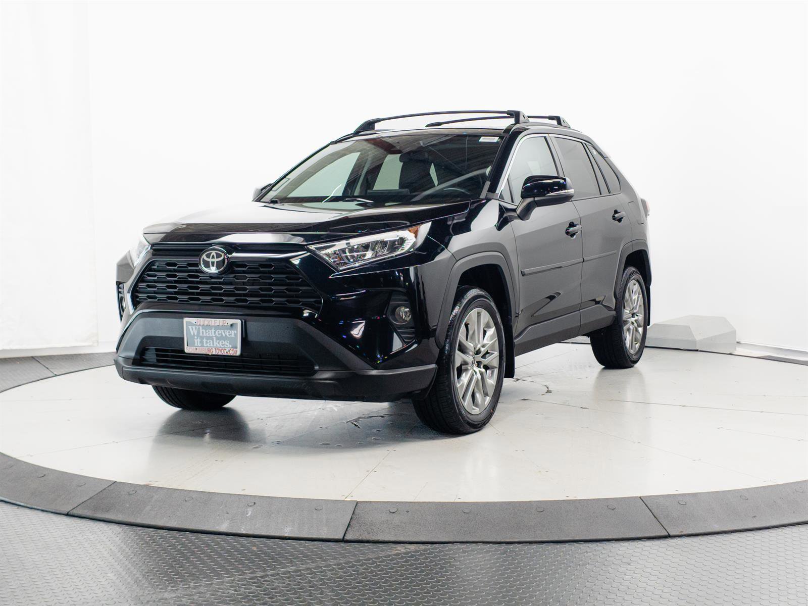 Used 2021 Toyota RAV4 XLE Premium w/ Carpet Mat Package (TMS) FWD image 3