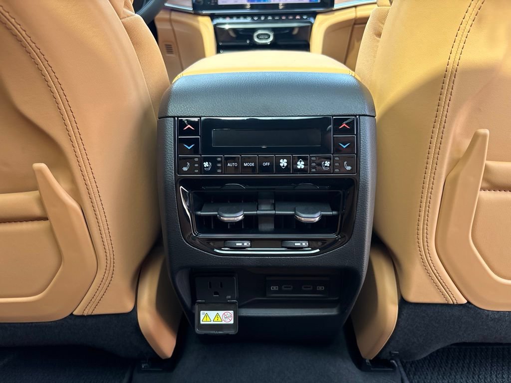 New 2027 Jeep Grand Cherokee Summit AWD/4WD image 25