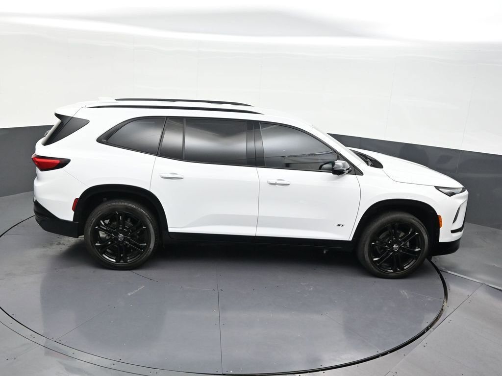 Used 2025 Buick Enclave Sport Touring w/ Power Package FWD image 24