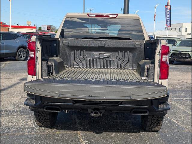 New 2026 Chevrolet Silverado 1500 Custom Trail Boss w/ LPO, Dark Essentials Package image 18