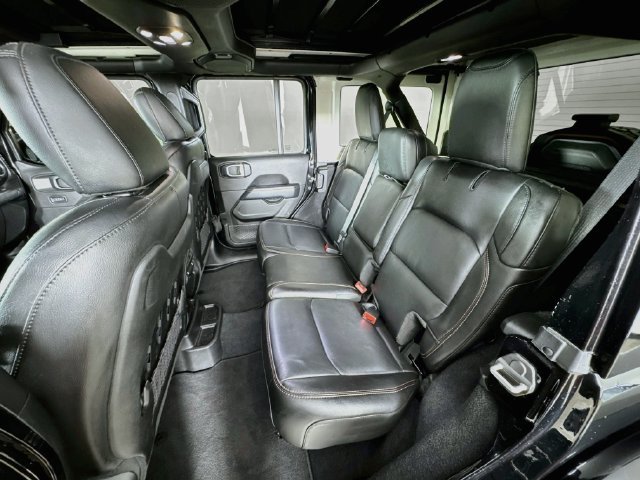 Used 2021 Jeep Wrangler Unlimited Rubicon AWD/4WD image 30