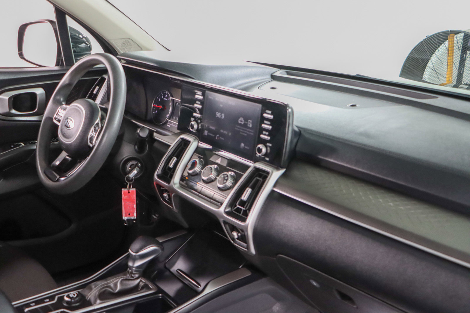 Used 2021 Kia Sorento LX image 26