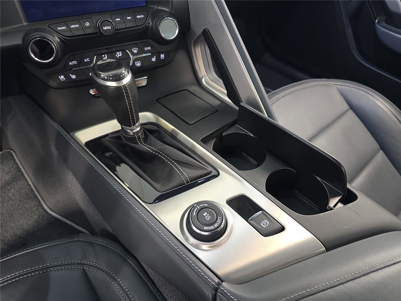 Used 2015 Chevrolet Corvette Z06 w/ 2LZ Preferred Equipment Group image 17