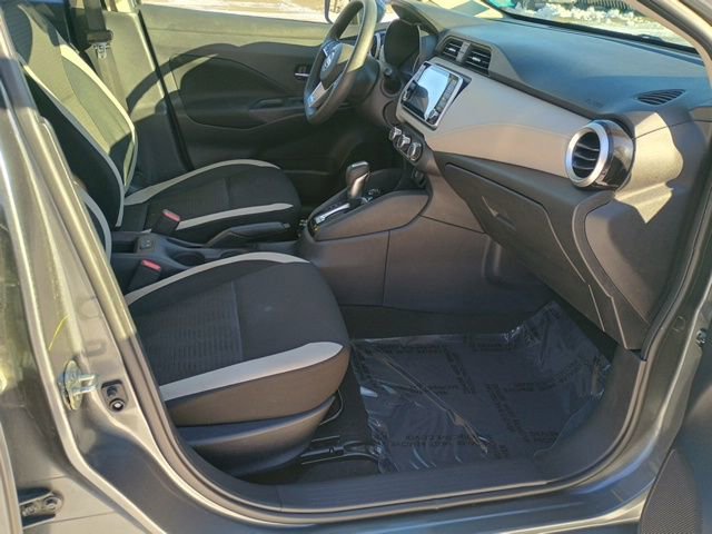 Used 2021 Nissan Versa SV FWD image 14