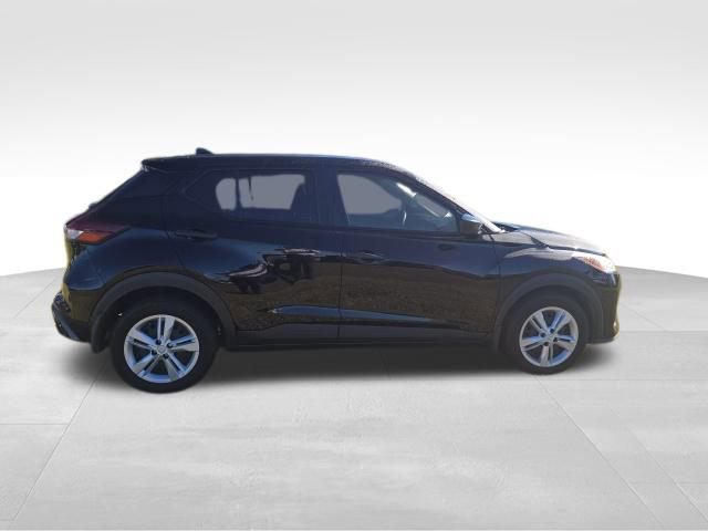 Used 2024 Nissan Kicks S image 9