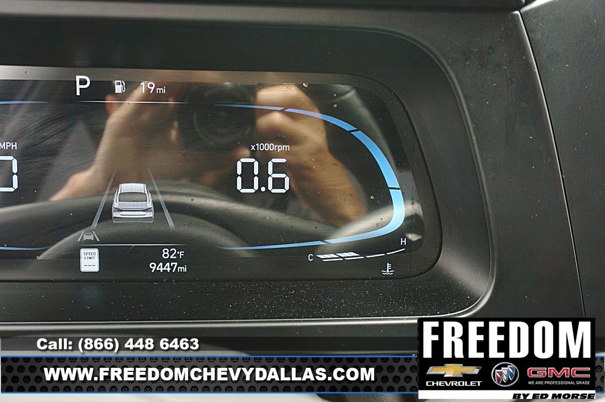 Used 2025 Hyundai Elantra Sport FWD image 24