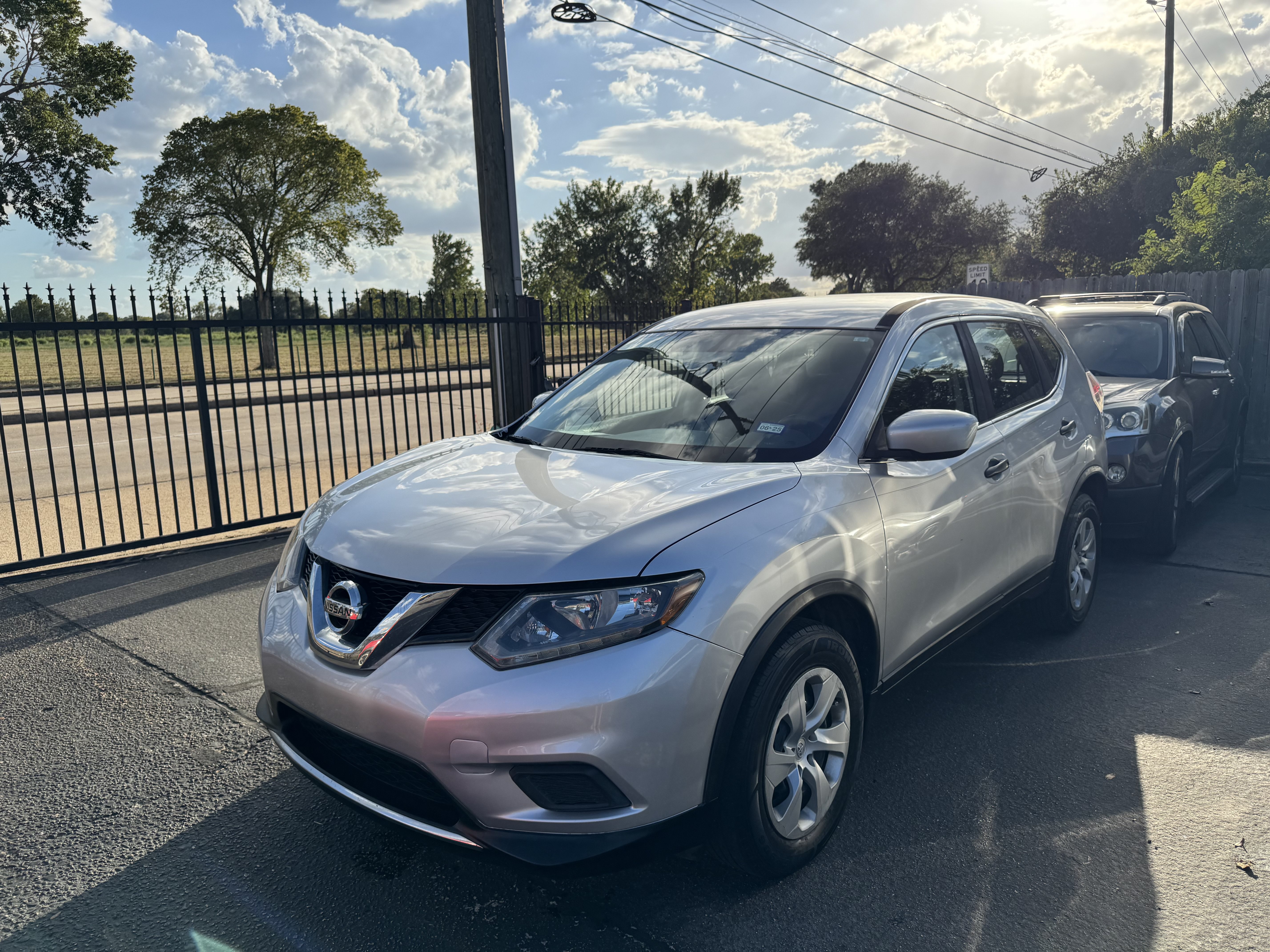 Used 2016 Nissan Rogue S FWD image 28