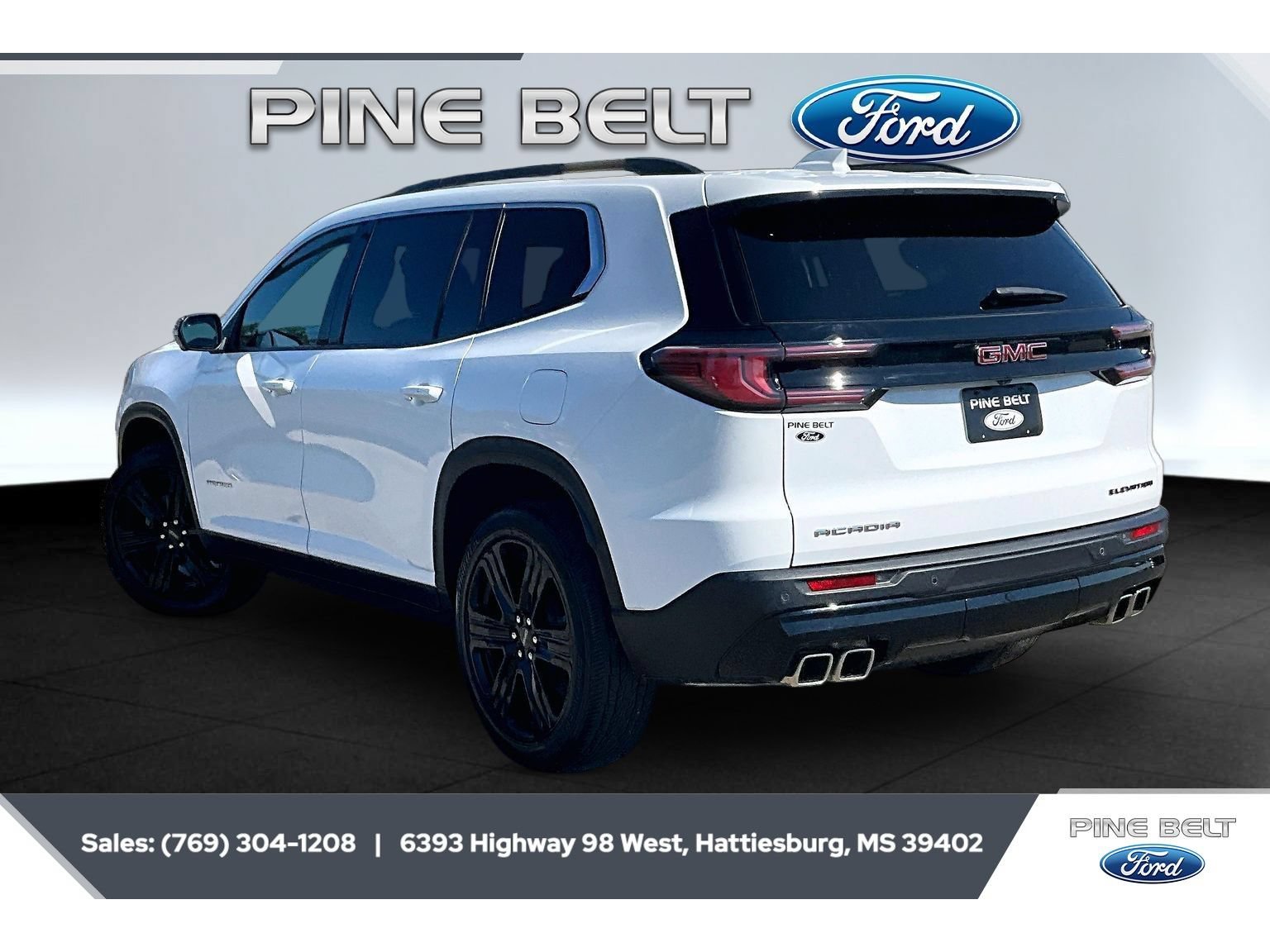 Used 2024 GMC Acadia Elevation w/ Black Edition FWD image 2