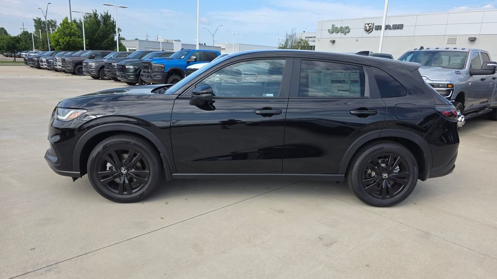 New 2026 Honda HR-V Sport image 2