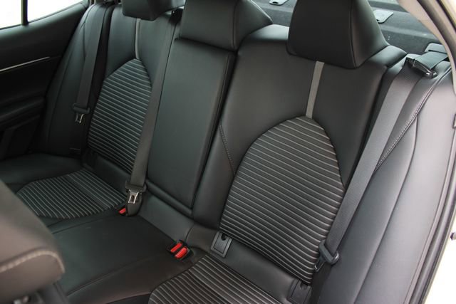 Used 2019 Toyota Camry SE w/ Sunroof Package image 22