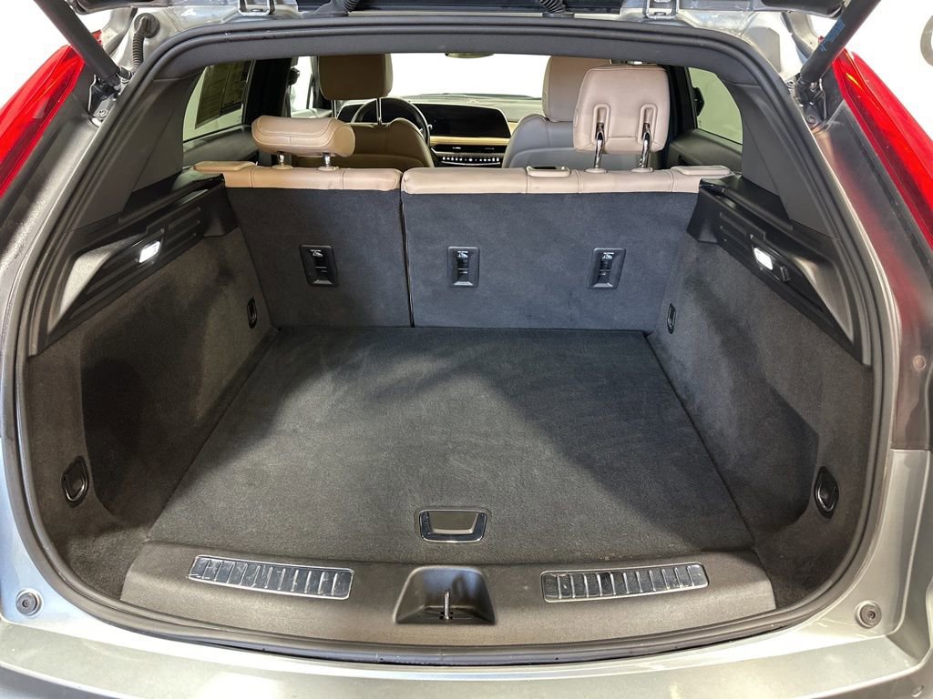 Used 2025 Cadillac XT4 Premium Luxury image 18